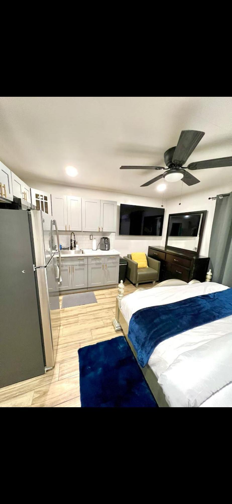 Furnished Apartmt Near Down Town With King Bed *