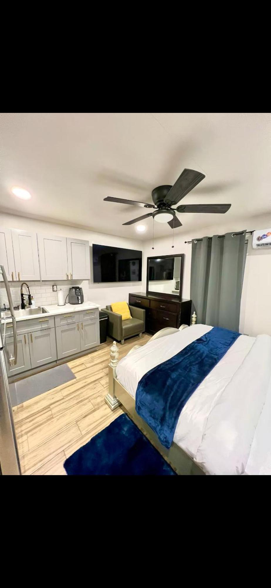 Furnished Apartmt Near Down Town With King Bed Dallas